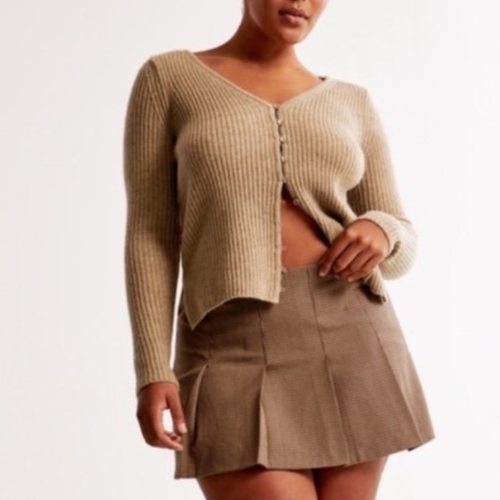 Abercrombie & Fitch Ribbed Skimming Cardigan Medium Button Front Sweater Camel